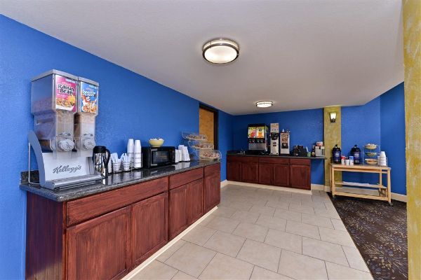 AMERICAS BEST VALUE INN (Grove Level)
